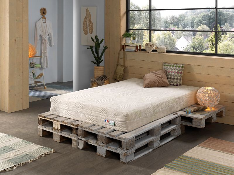 Quel matelas choisir pour un bébé ? - Blog conseils achat matelas et  sommiers Made in France